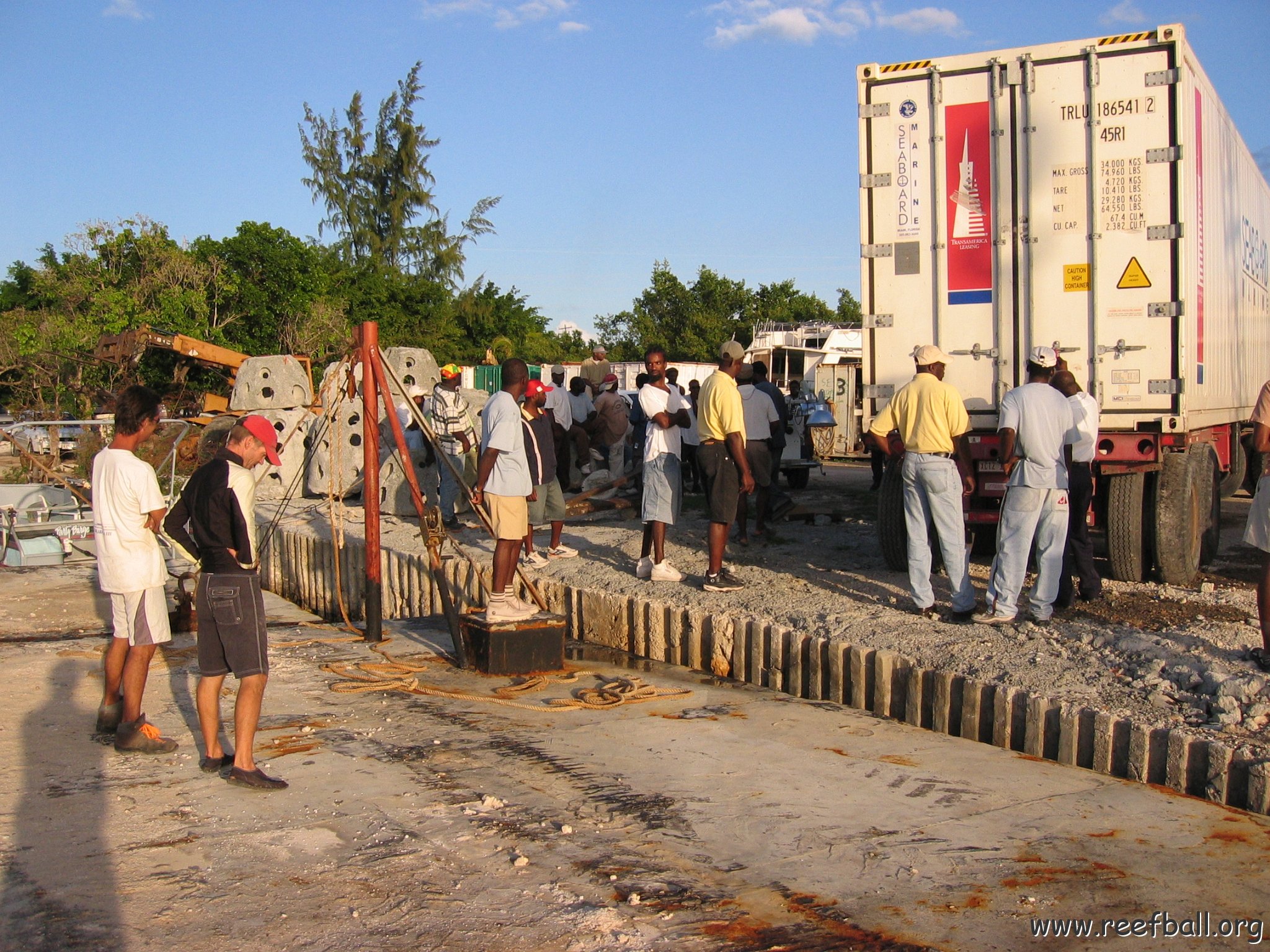 openingcontainerandfirstday4000mangroves_003