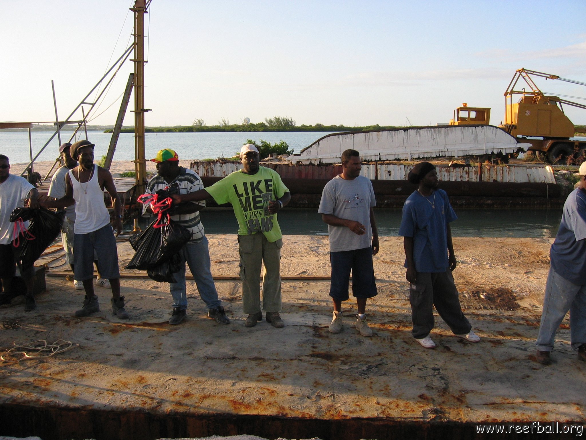 openingcontainerandfirstday4000mangroves_011