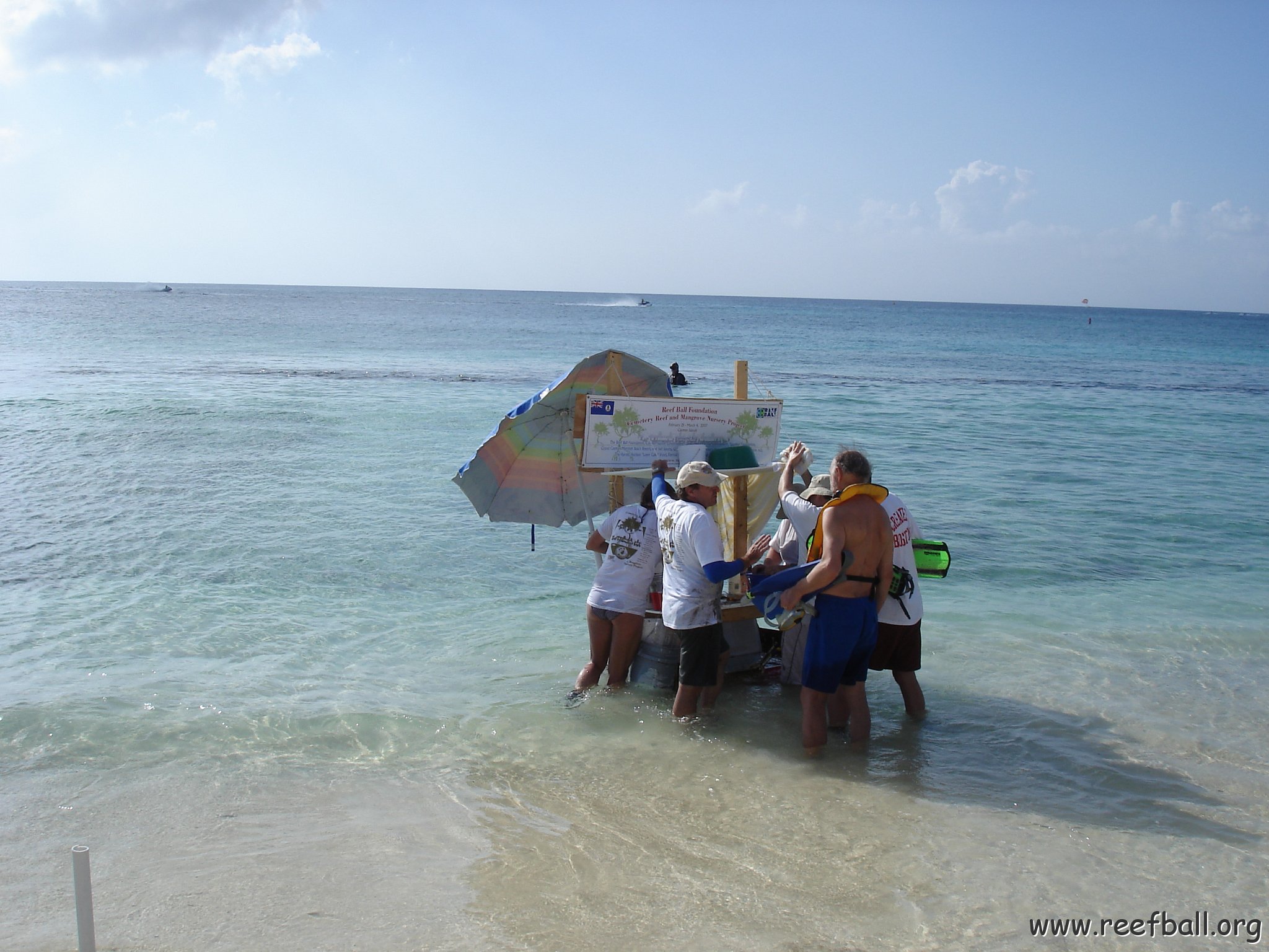 Larry_Grand_Cayman_070301 281