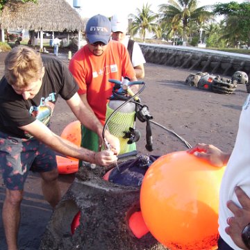 Reef Ball Guatemala Pana Divers 26 Feb. 06 017