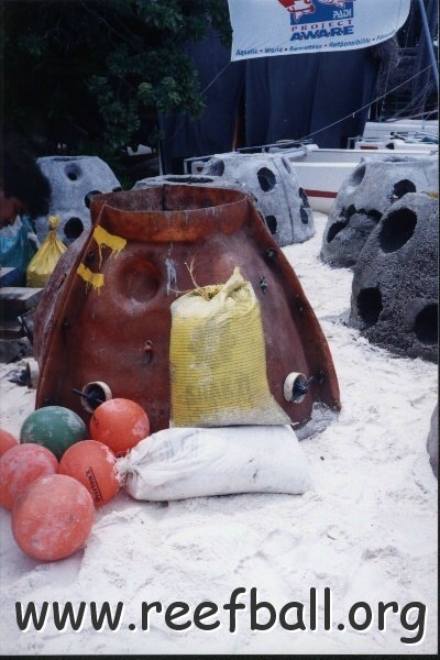 sand_bags_for_hold_down_of_mold