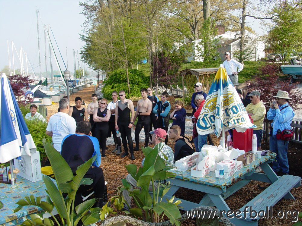 diver_pre-brief_for_reef_ball_dive_in_magothy_4-24-04