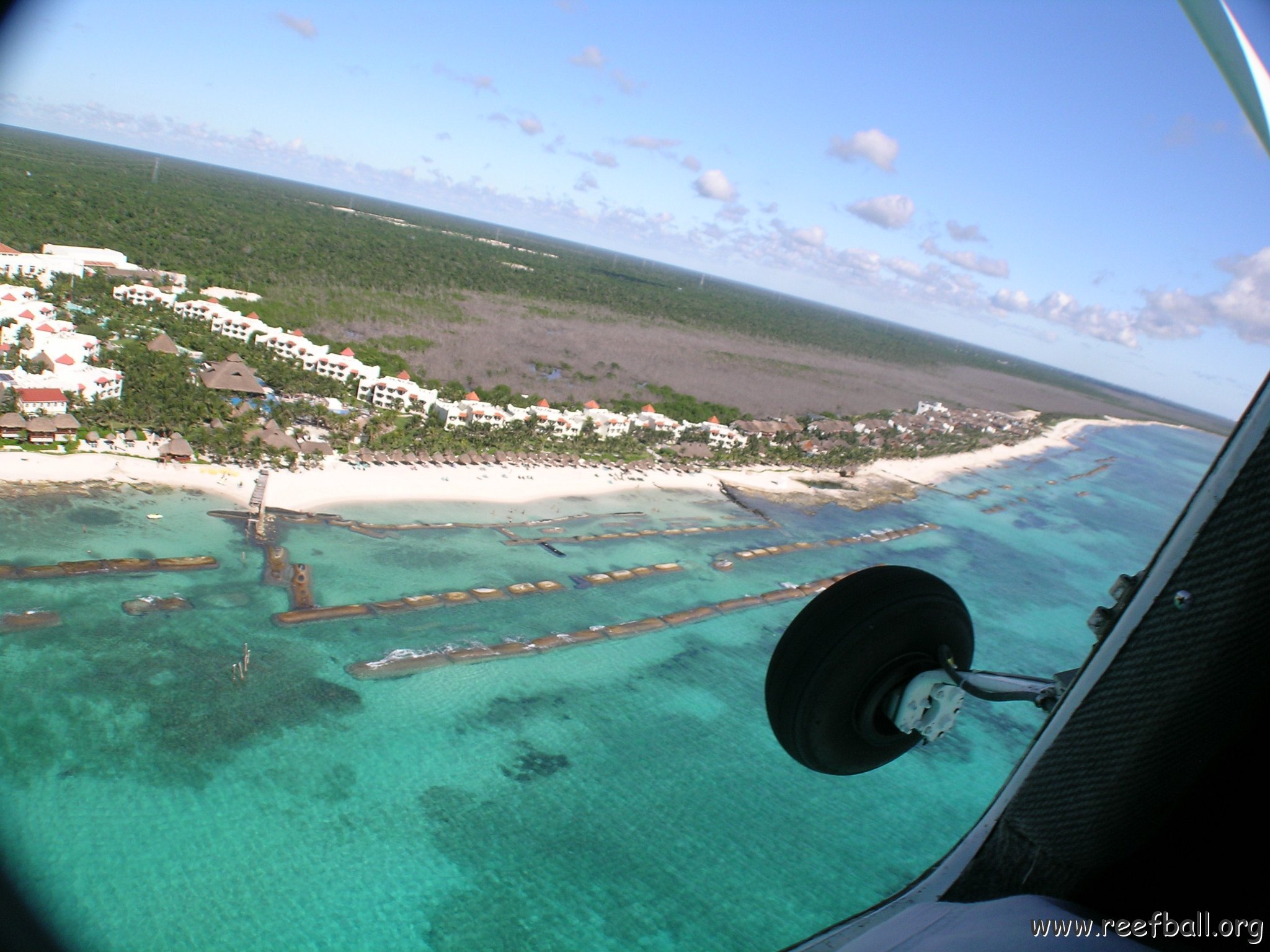 playa del secreto beach erosion nov 2008 el doradoa and geo tube 1