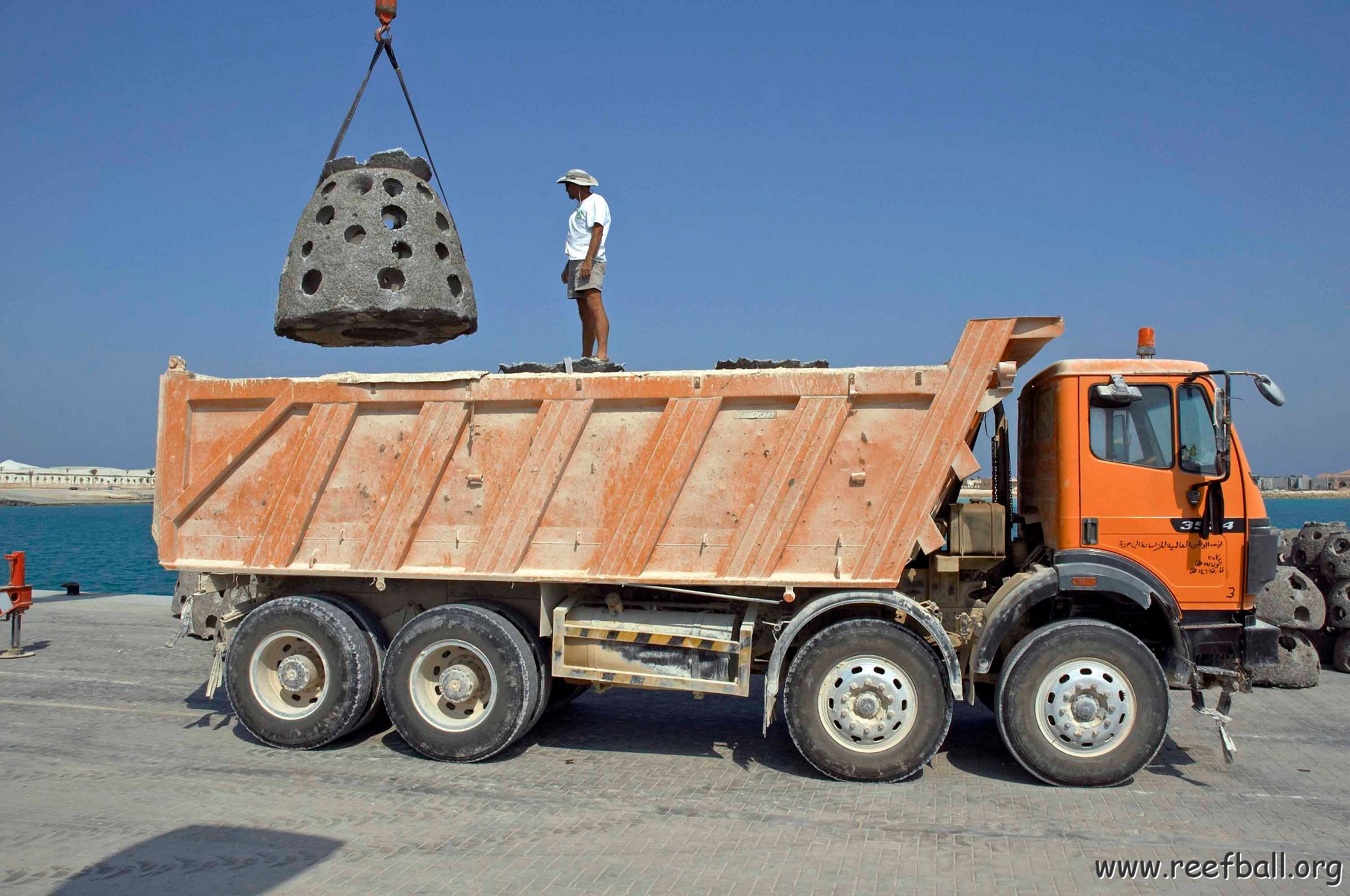 Balls been transported by Sixwheelser